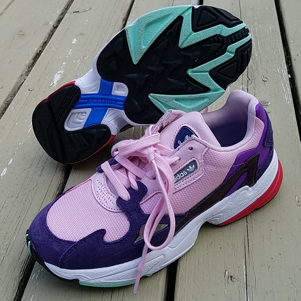 Adidas Falcon Women’s 8 Sneakers